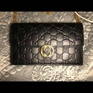 Gucci Icon Signature Chain Wallet